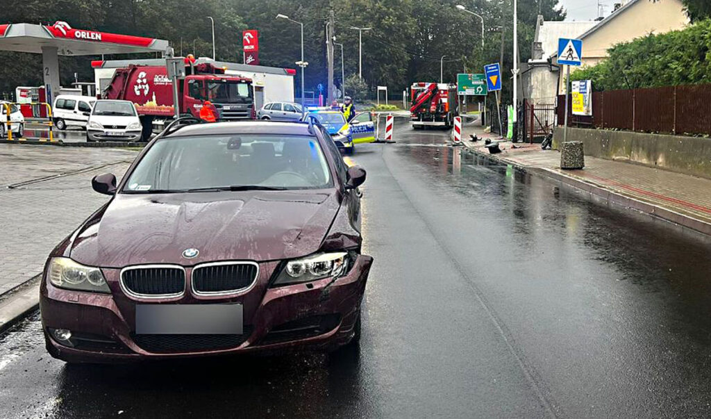 Zderzenie BMW z motorowerem